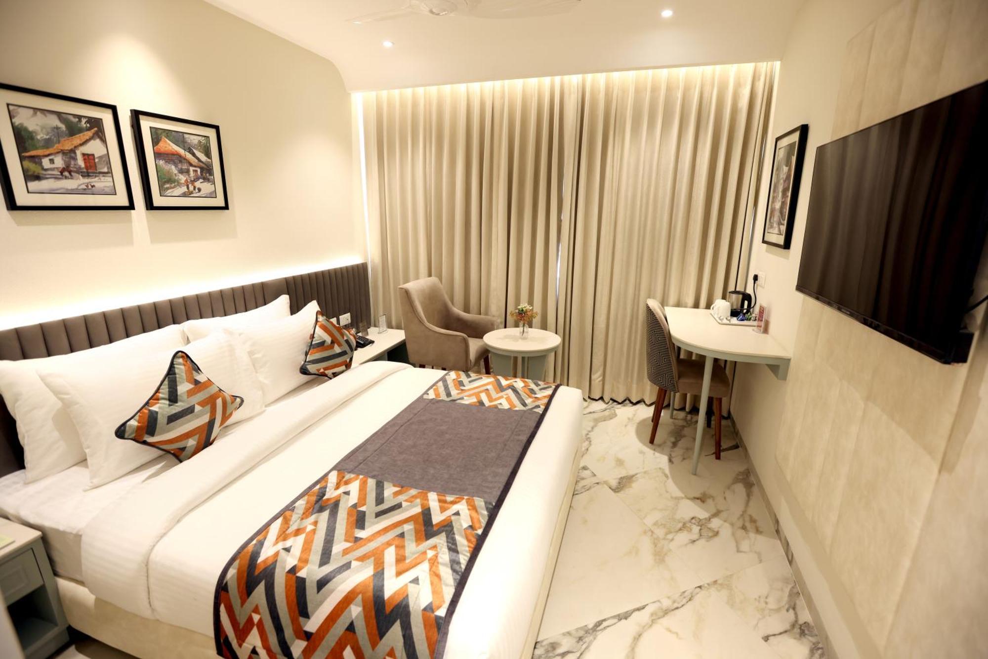 Hiraya Hotels Mohali Exterior foto