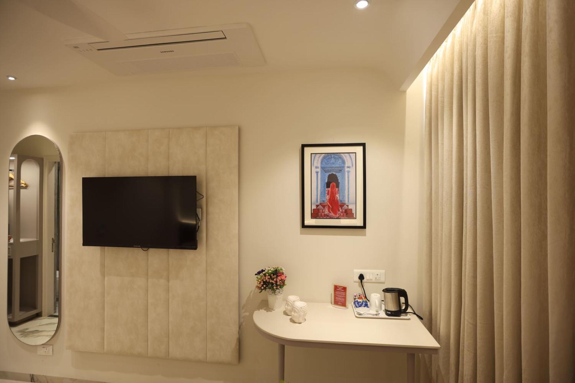 Hiraya Hotels Mohali Exterior foto